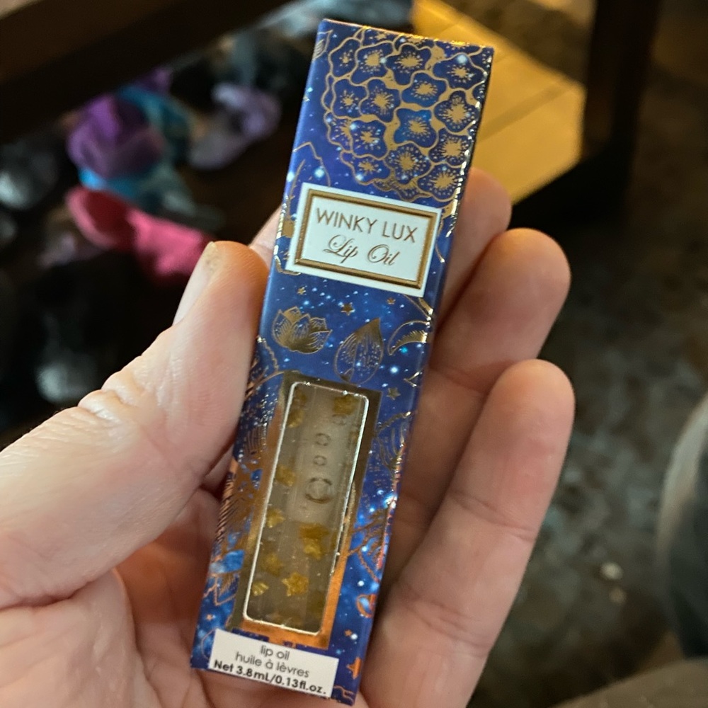 BNIB Winky Lux lip oil